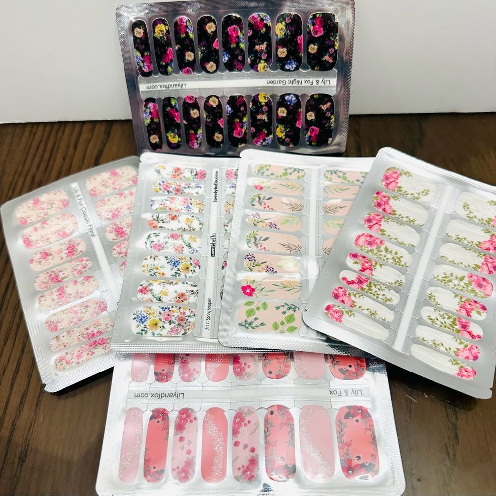 Floral Nail Wraps Set